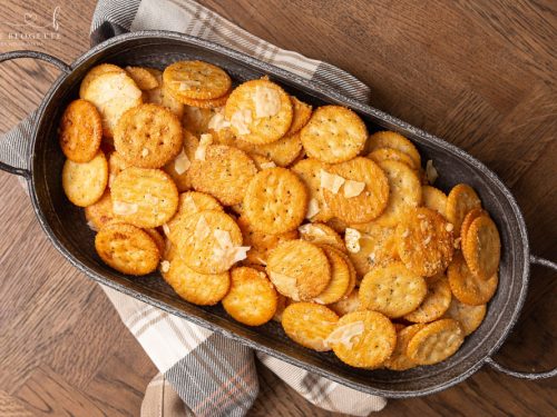 mini ritz crackers with ranch dressing Cheesy Ranch Crackers - Football Friday