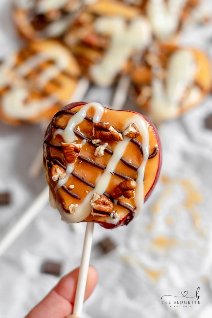 Easy Caramel Apple Slices! Make this fall apple treat with all of your favorite toppings!