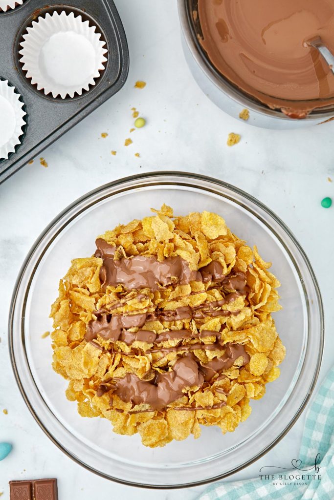 Cornflakes with melted chocolate
