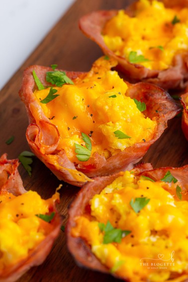 Ham and Egg Cups are the perfect breakfast or brunch recipe! Ham and egg cups are done in just 20 minutes.