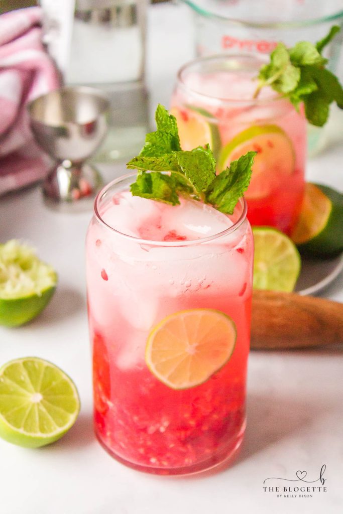 This Raspberry Mojito looks and tastes like summer! With the classic combination of lime and mint with the added beauty and sweet taste of juicy raspberries.