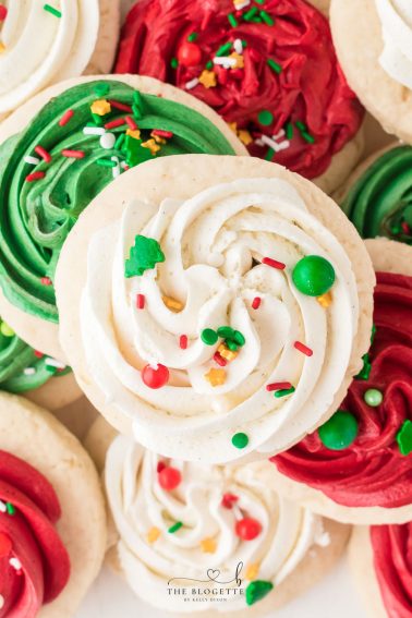 Homemade Lofthouse Christmas Cookies are even better than the delicious ones you buy at the grocery store. So fun to make and decorate!