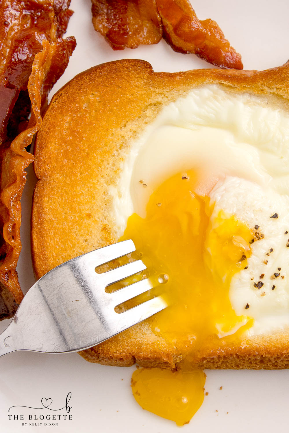 5-ingredient Air Fryer Egg Toast! Make perfect eggs on toast in your air fryer with this easy 15-minute breakfast recipe!