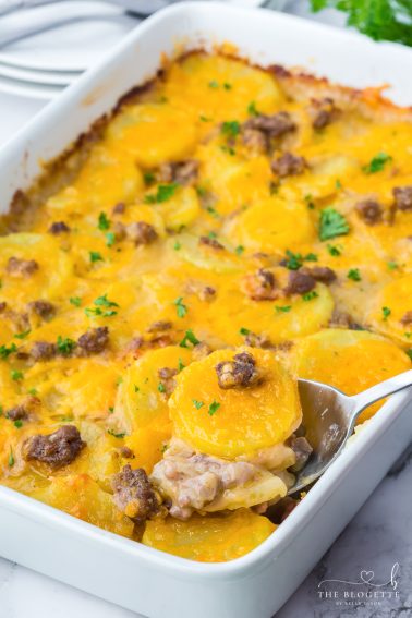 Hamburger and Potato Casserole is a comforting and hearty dinner made in one dish! Potatoes and bacon in a creamy and cheesy sauce.